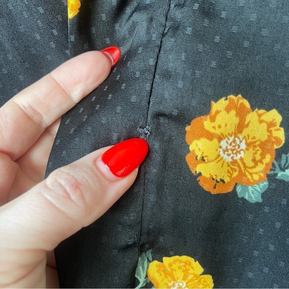 Madewell Black Floral Lilyblossom Button-Front Dress in Floating Florets 4 - Picture 9 of 9